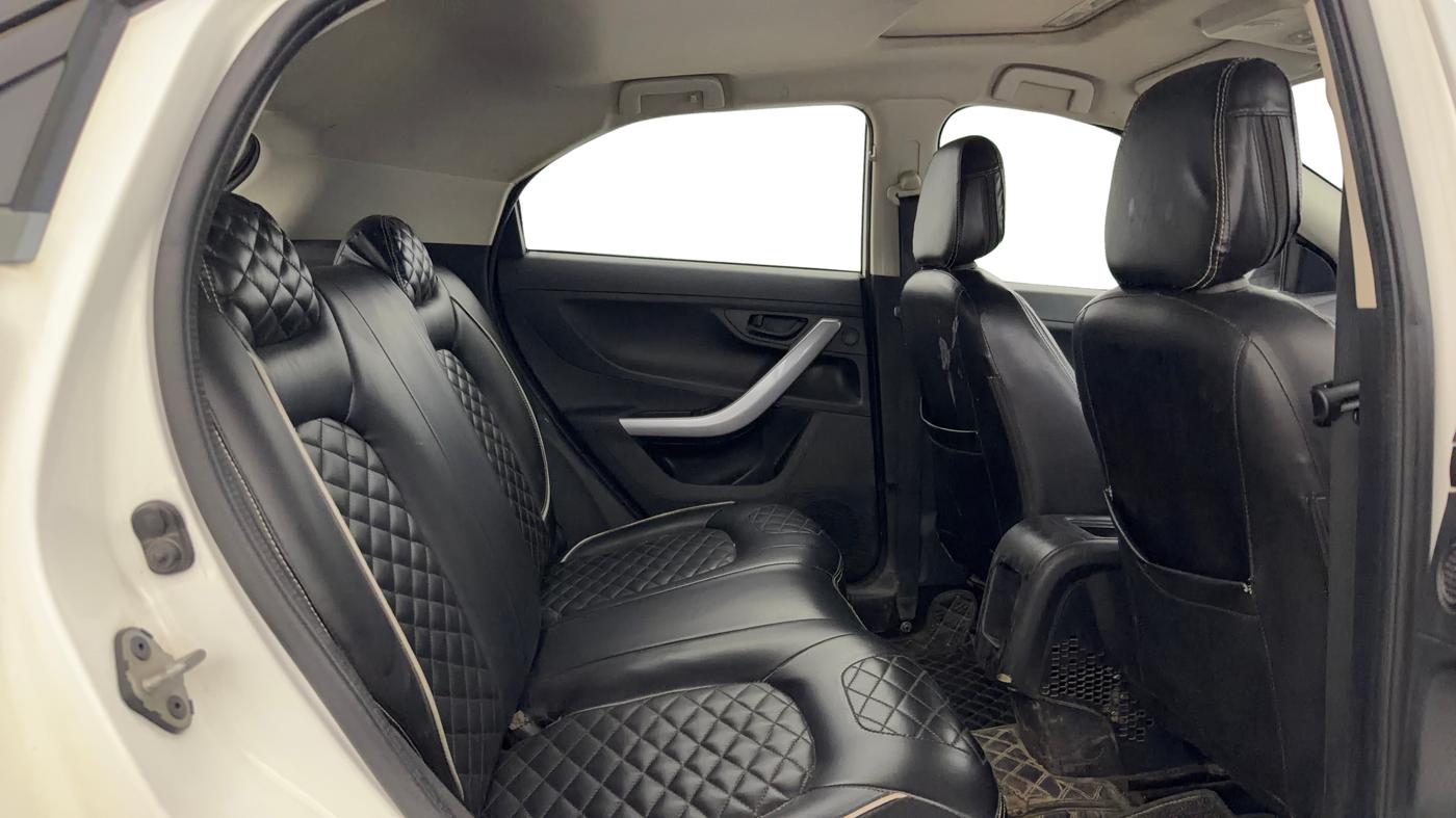 2021 Tata NEXON XM SUNROOF PETROL, Petrol, Manual, 53,434 km, Right Side Rear Door Cabin