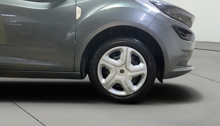 2023 Tata ALTROZ XM PLUS SUNROOF CNG, CNG, Manual, 20,225 km, Right Front Wheel