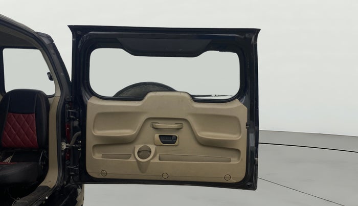 2017 Mahindra TUV300 T8, Diesel, Manual, 1,13,073 km, Boot Door Open