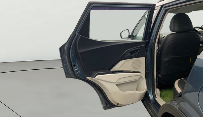 2019 Mahindra XUV300 W6 1.2 PETROL, Petrol, Manual, 72,860 km, LHS Rear Door