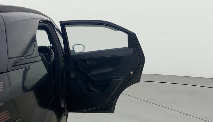 2024 Tata NEXON Creative Plus S 1.2 Revotron 6AMT Dark Edition, CNG, Automatic, 46,394 km, RHS Rear Door