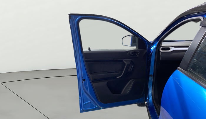 2021 Renault Kiger RXL MT, Petrol, Manual, 10,990 km, LHS Front Door