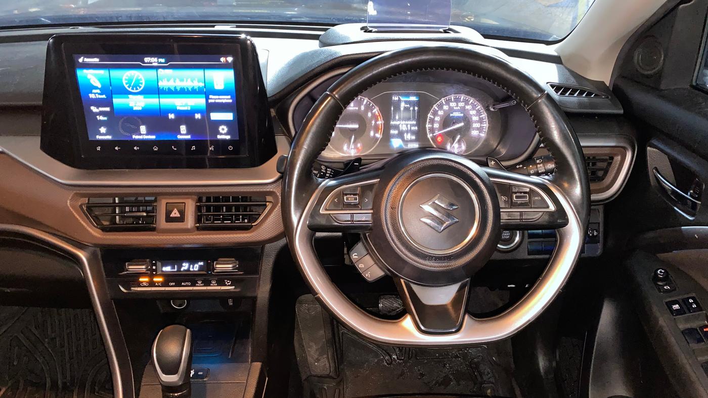 2024 Maruti BREZZA ZXI + AT SMART HYBRID DUAL TONE, Petrol, Automatic, 47,475 km, Steering Wheel Close Up
