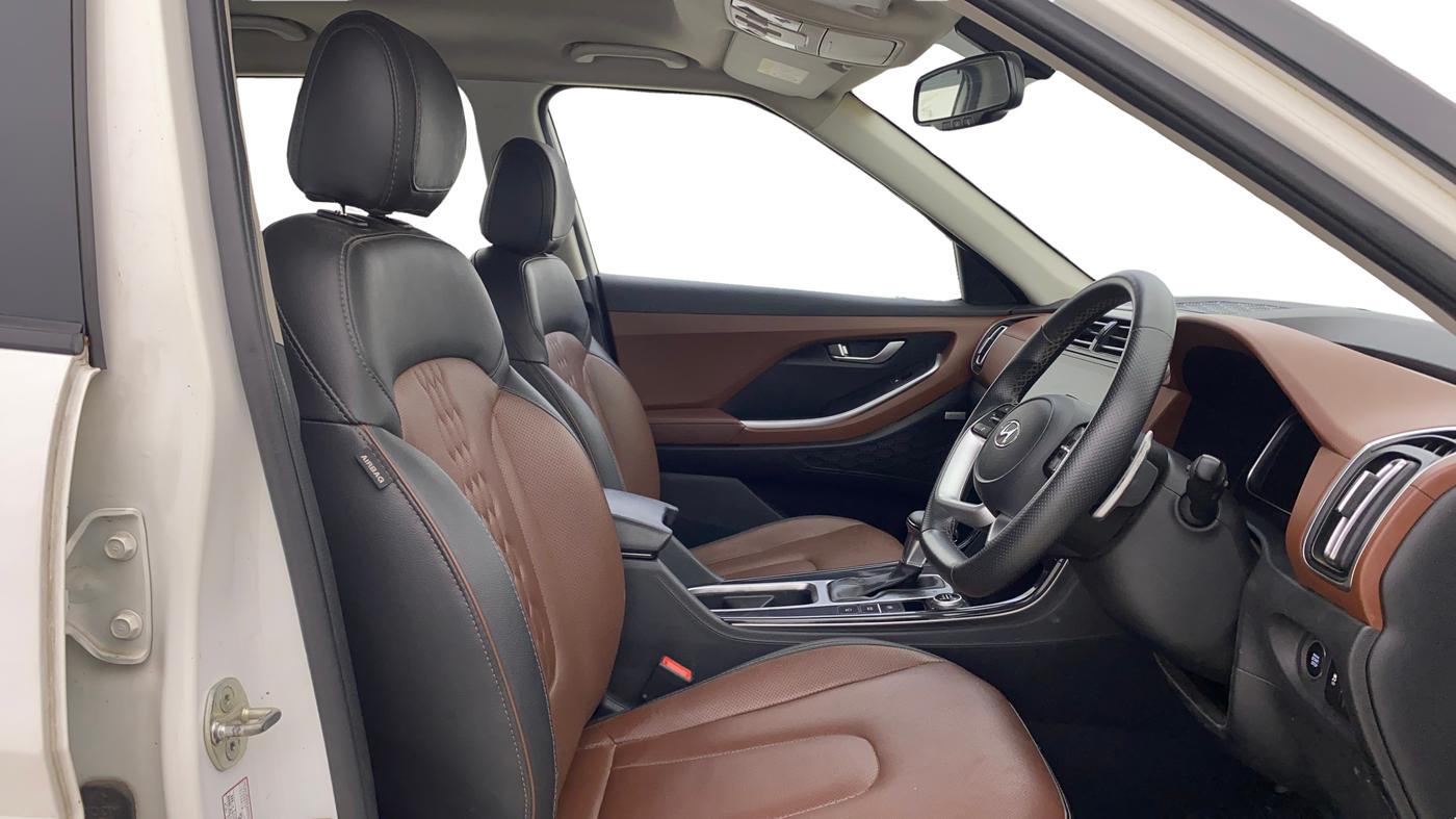 2022 Hyundai ALCAZAR PLATINUM(O) 7STR 1.5 AT, Diesel, Automatic, 55,324 km, Right Side Front Door Cabin