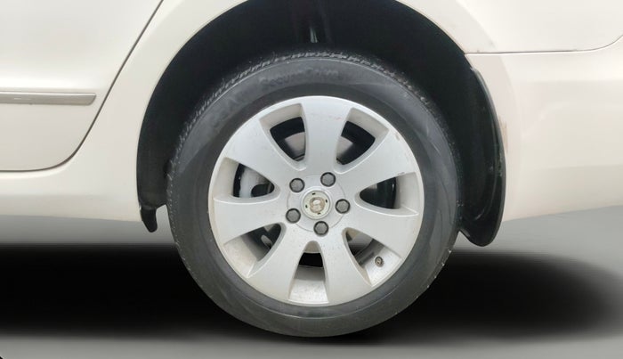 2013 Skoda Superb ELEGANCE 2.0 TDI CR AT, Diesel, Automatic, 68,183 km, Left Rear Wheel