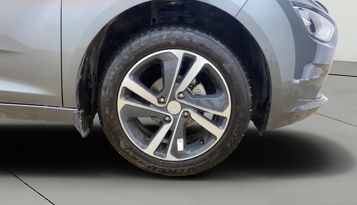 2024 Tata ALTROZ XZ PETROL, Petrol, Manual, 6,794 km, Right Front Wheel