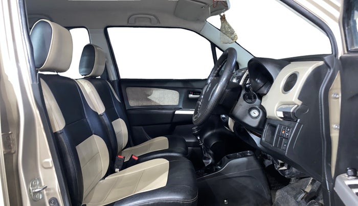 2016 Maruti Wagon R 1.0 VXI, Petrol, Manual, 31,925 km, Right Side Front Door Cabin