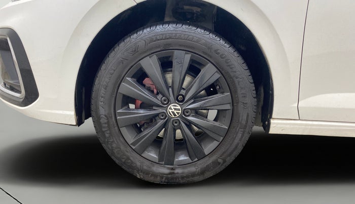 2022 Volkswagen VIRTUS HIGHLINE TSI 1.0 AT, Petrol, Automatic, 28,552 km, Left Front Wheel