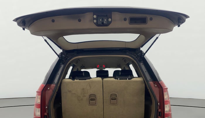 2013 Mahindra XUV500 W8, Diesel, Manual, 97,655 km, Boot Door Open