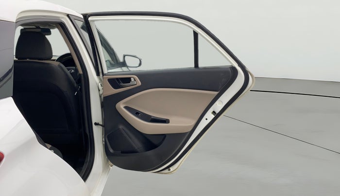 2017 Hyundai Elite i20 SPORTZ 1.4 CRDI, Diesel, Manual, 1,12,064 km, RHS Rear Door