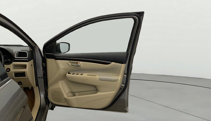 2017 Maruti Ciaz ZETA 1.4  MT PETROL, Petrol, Manual, 94,660 km, RHS Front Door