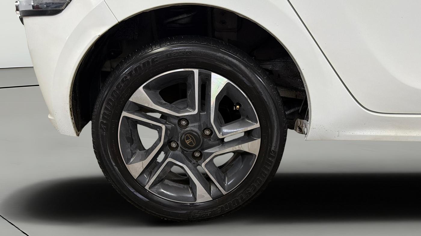 2022 Tata Tiago XZ PLUS PETROL, Petrol, Manual, 24,638 km, Right Rear Wheel