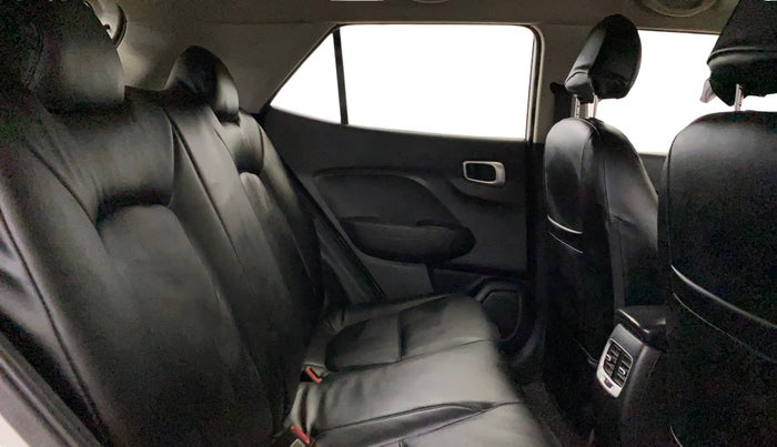 2019 Hyundai VENUE S 1.2, Petrol, Manual, 62,933 km, Right Side Rear Door Cabin