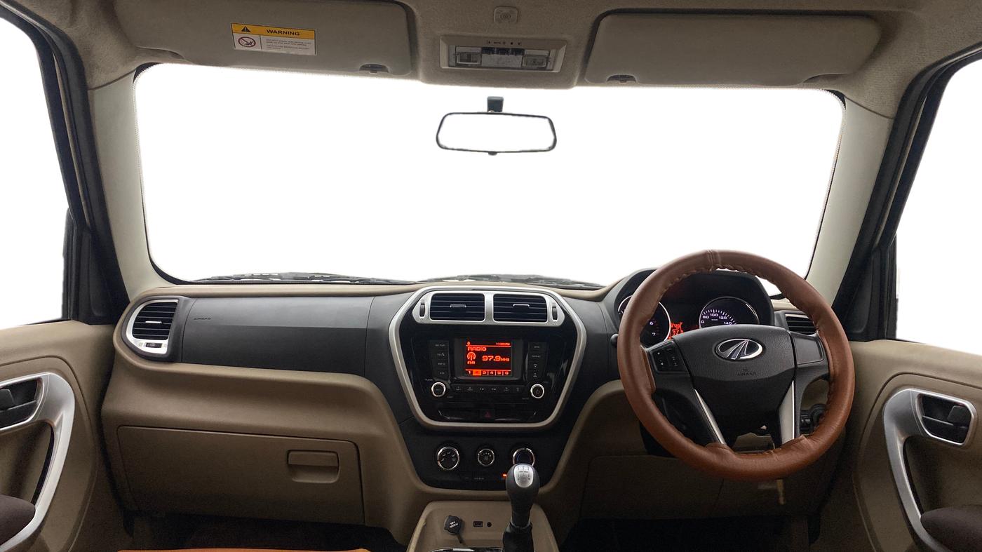 2017 Mahindra TUV300 T8, Diesel, Manual, 31,985 km, Dashboard