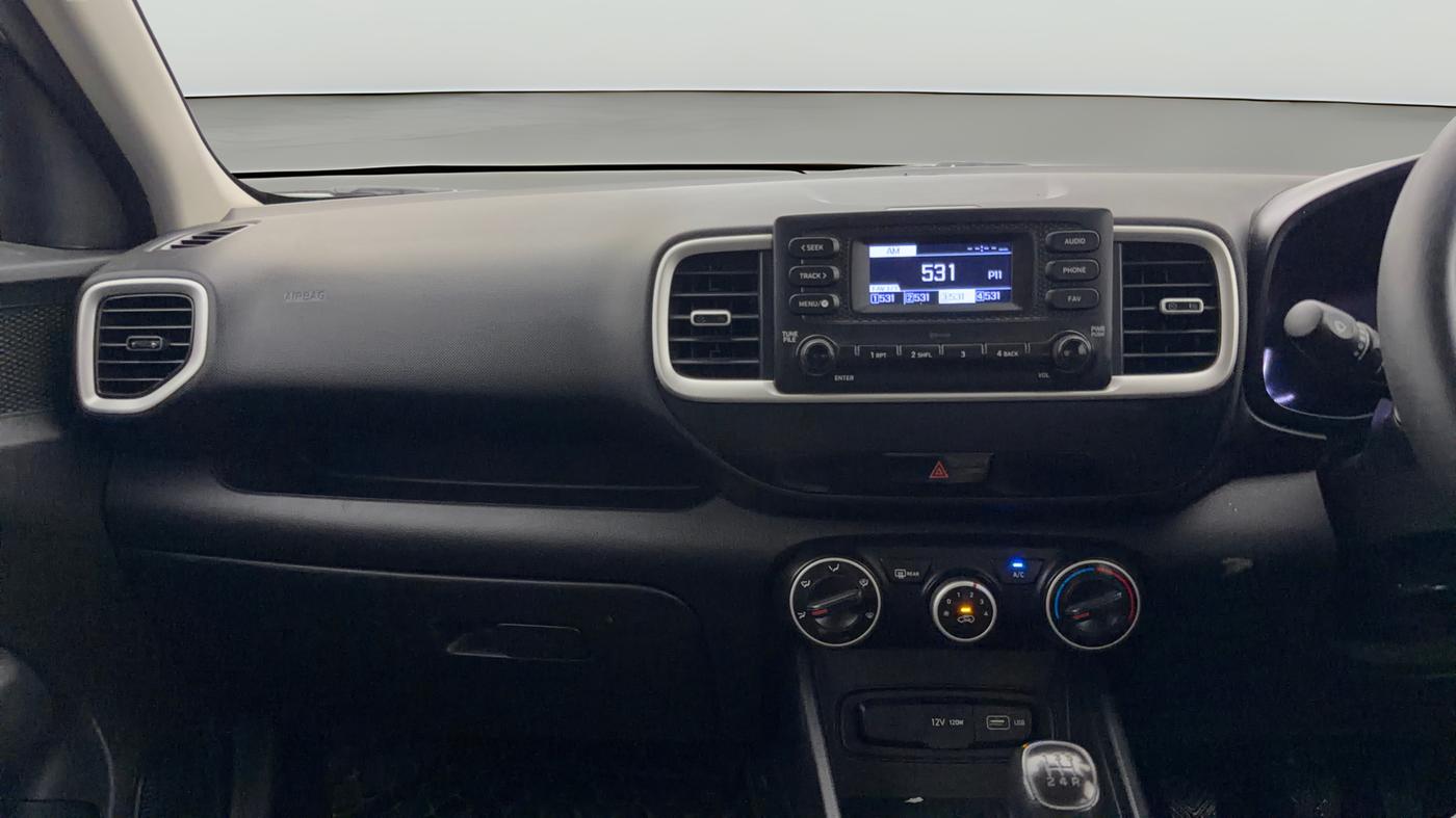 2022 Hyundai VENUE S 1.2, Petrol, Manual, 73,770 km, Air Conditioner
