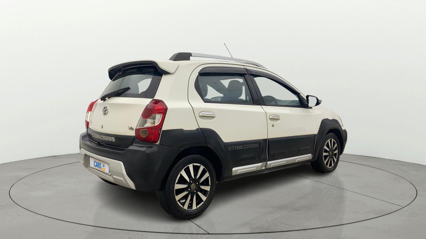 2014 Toyota Etios CROSS 1.4 VD, Diesel, Manual, 1,27,530 km, Right Back Diagonal