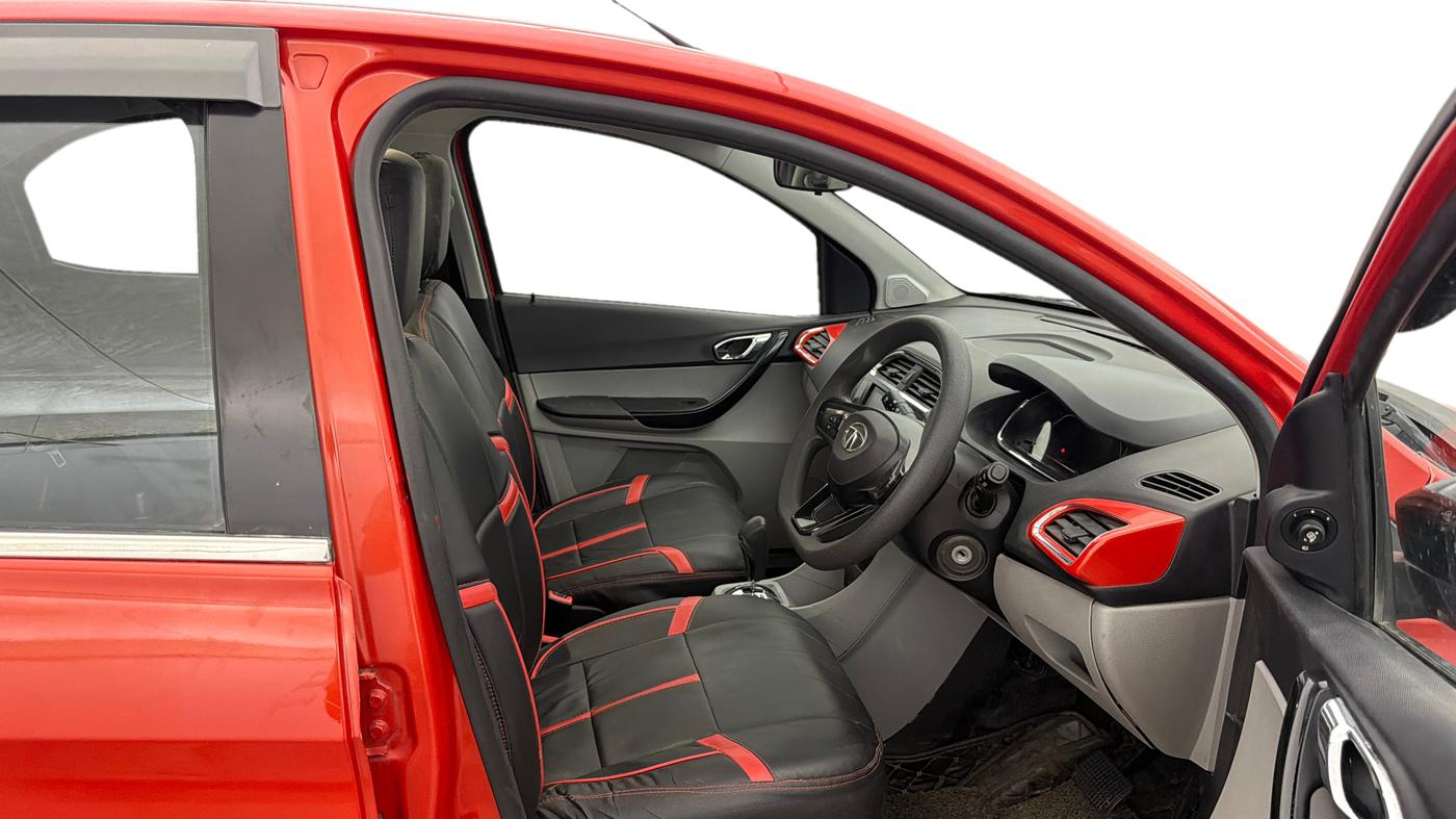 2020 Tata Tiago XZA PLUS PETROL, Petrol, Automatic, 68,884 km, Right Side Front Door Cabin