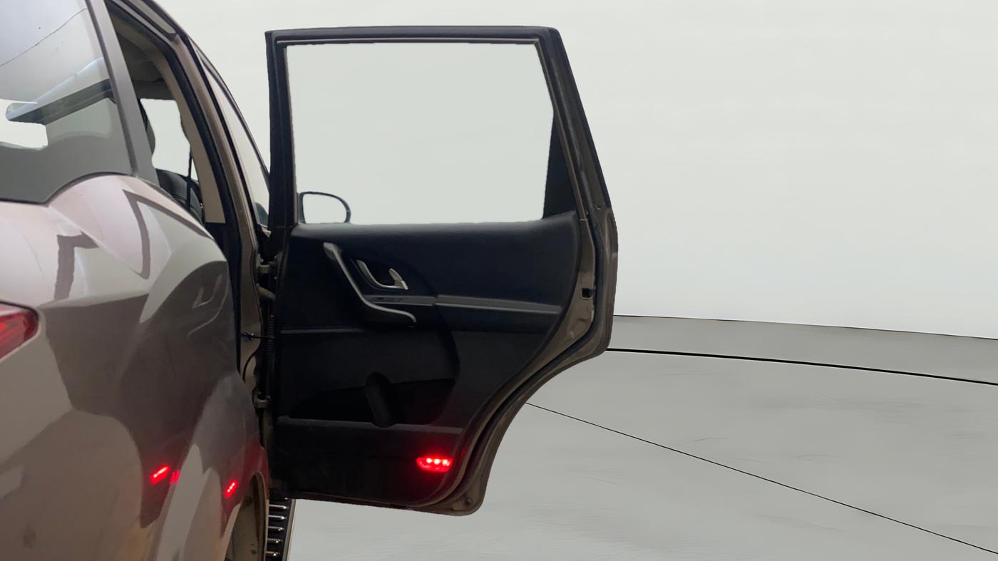 2018 Mahindra XUV500 W10, Diesel, Manual, 55,972 km, RHS Rear Door