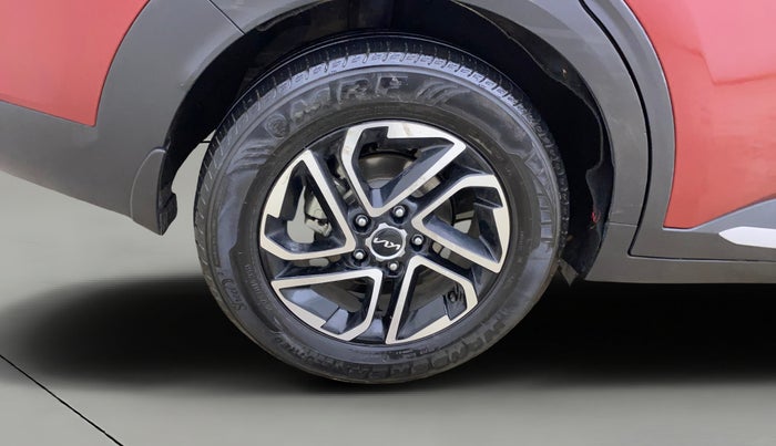 2023 KIA CARENS LUXURY PLUS 1.5 DIESEL AT 7 STR, Diesel, Automatic, 13,641 km, Right Rear Wheel