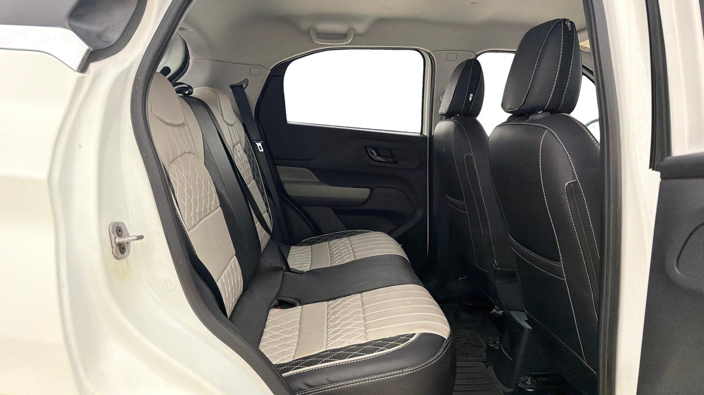 2024 Tata PUNCH ADVENTURE RHYTHM CNG MT, CNG, Manual, 20,781 km, Right Side Rear Door Cabin