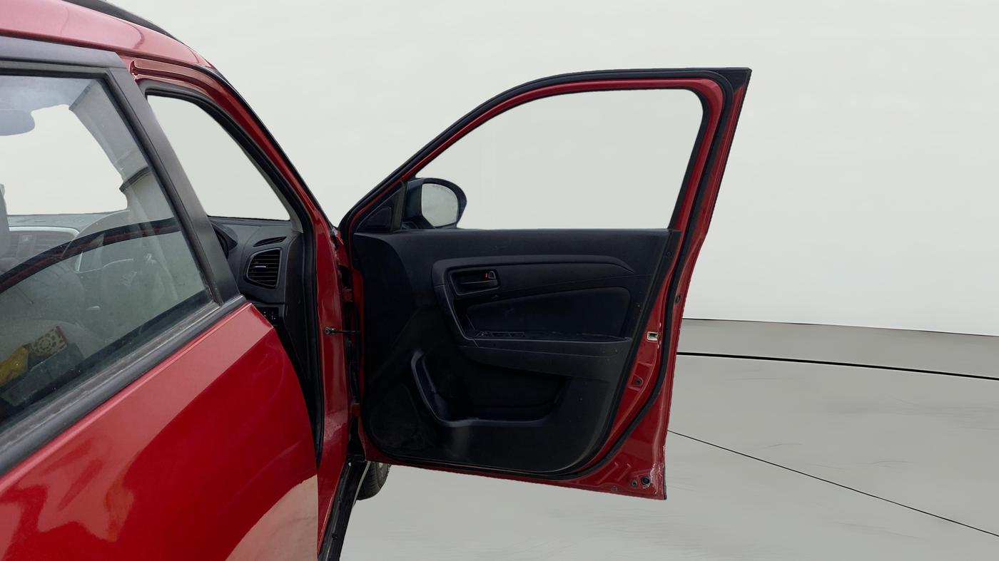 2020 Maruti Vitara Brezza VXI AT SHVS, Petrol, Automatic, 63,442 km, RHS Front Door