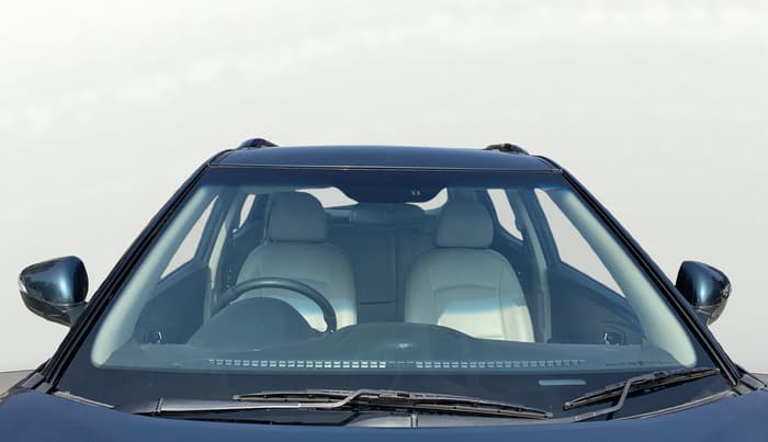 2021 Mahindra XUV300 W8 1.2 PETROL, Petrol, Manual, 58,969 km, Front Windshield