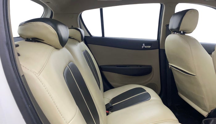 2014 Hyundai i20 ASTA 1.2, Petrol, Manual, 36,268 km, Right Side Rear Door Cabin