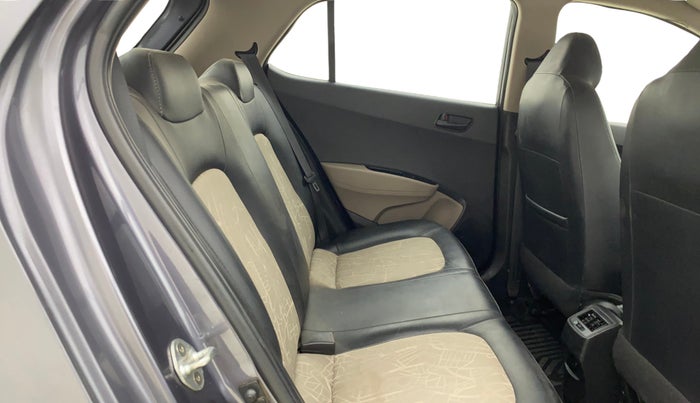 2017 Hyundai Grand i10 MAGNA AT 1.2 KAPPA VTVT, Petrol, Automatic, 33,435 km, Right Side Rear Door Cabin