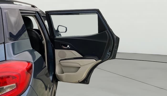 2021 Mahindra XUV300 W8 1.2 PETROL, Petrol, Manual, 50,918 km, RHS Rear Door