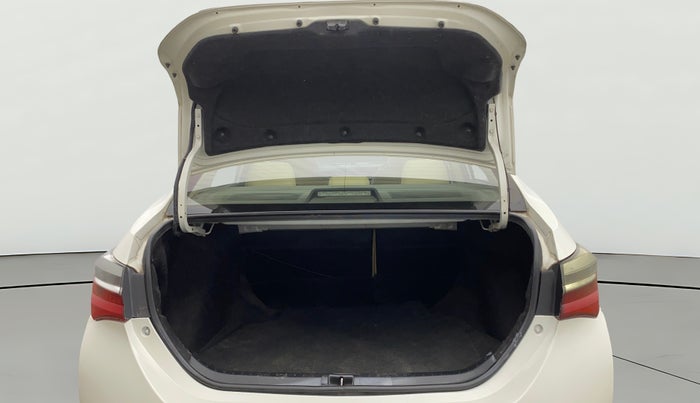 2017 Toyota Corolla Altis VL CVT PETROL, Petrol, Automatic, 1,19,988 km, Boot Open Zoomed View