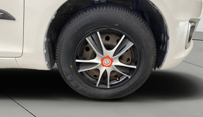 2015 Maruti Swift VDI, Diesel, Manual, 1,08,906 km, Right Front Wheel