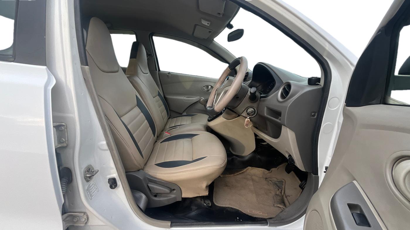 2015 Datsun Go Plus T, Petrol, Manual, 80,595 km, Right Side Front Door Cabin