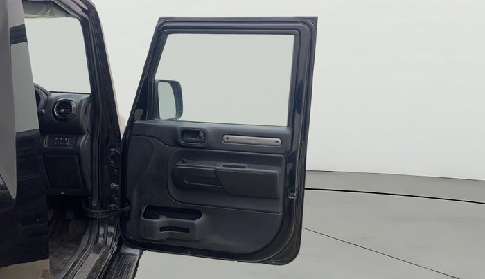 2021 Mahindra Thar LX D AT 4WD HT, Diesel, Automatic, 83,827 km, RHS Front Door