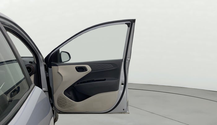 2021 Hyundai AURA S 1.2 CNG, CNG, Manual, 79,118 km, RHS Front Door