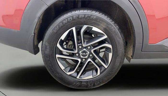 2023 KIA CARENS PRESTIGE PLUS 1.5 PETROL IMT 7 STR, Petrol, Manual, 6,537 km, Right Rear Wheel