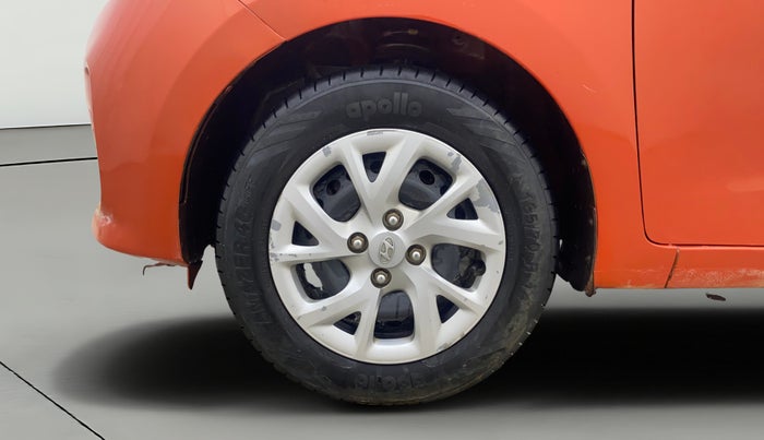 2017 Hyundai Grand i10 SPORTZ 1.2 KAPPA VTVT, Petrol, Manual, 1,43,469 km, Left Front Wheel