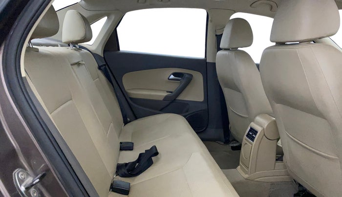 2016 Volkswagen Vento HIGHLINE 1.6 MPI, Petrol, Manual, 94,776 km, Right Side Rear Door Cabin