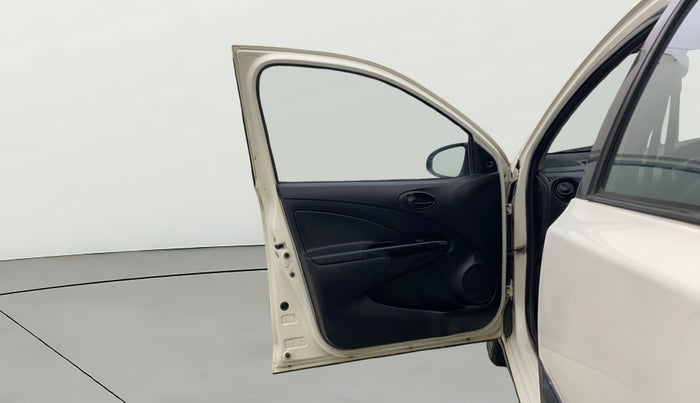 2014 Toyota Etios CROSS 1.2 G, Petrol, Manual, 70,160 km, LHS Front Door