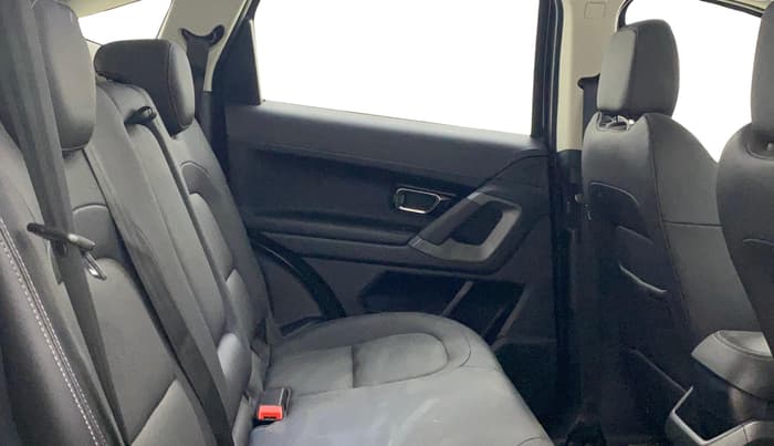 2020 Tata Harrier XZA PLUS 2.0L, Diesel, Automatic, 44,628 km, Right Side Rear Door Cabin
