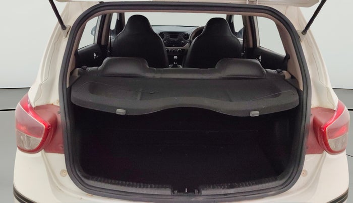 2016 Hyundai Grand i10 SPORTZ 1.2 KAPPA VTVT, Petrol, Manual, 1,06,696 km, Boot Open Zoomed View