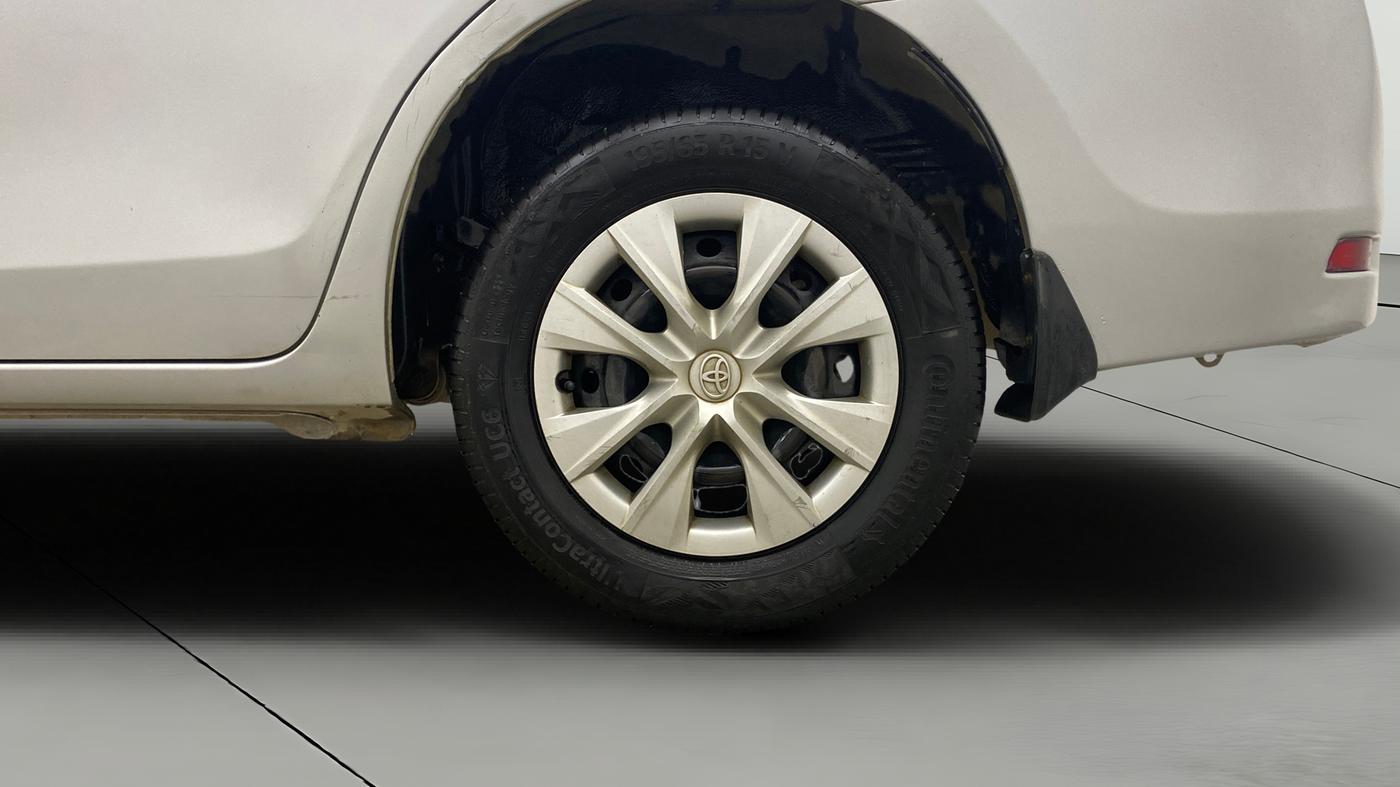 2015 Toyota Corolla Altis JS PETROL, Petrol, Manual, 1,20,681 km, Left Rear Wheel
