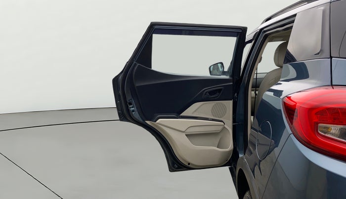 2021 Mahindra XUV300 W6 1.2 PETROL AMT, Petrol, Automatic, 63,607 km, LHS Rear Door