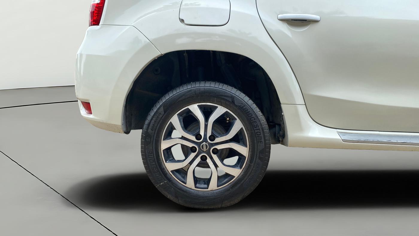 2017 Nissan Terrano XV D PREMIUM AMT, Diesel, Automatic, 1,02,165 km, Right Rear Wheel