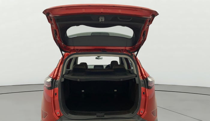 2020 Tata Harrier XZA 2.0L, Diesel, Automatic, 96,405 km, Boot Door Open