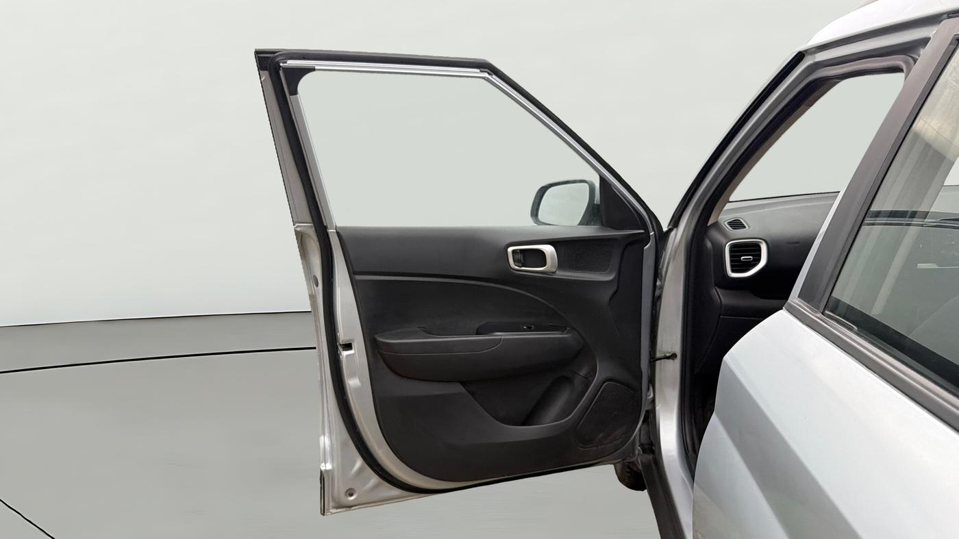 2020 Hyundai VENUE S 1.2, Petrol, Manual, 31,650 km, LHS Front Door