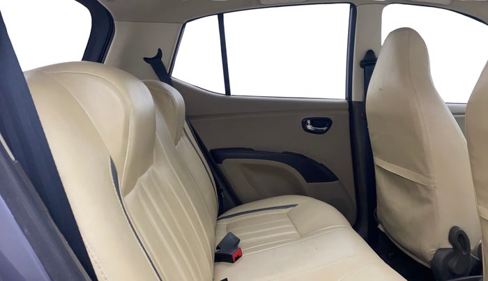 2014 Hyundai i10 SPORTZ 1.1, Petrol, Manual, 27,397 km, Right Side Rear Door Cabin