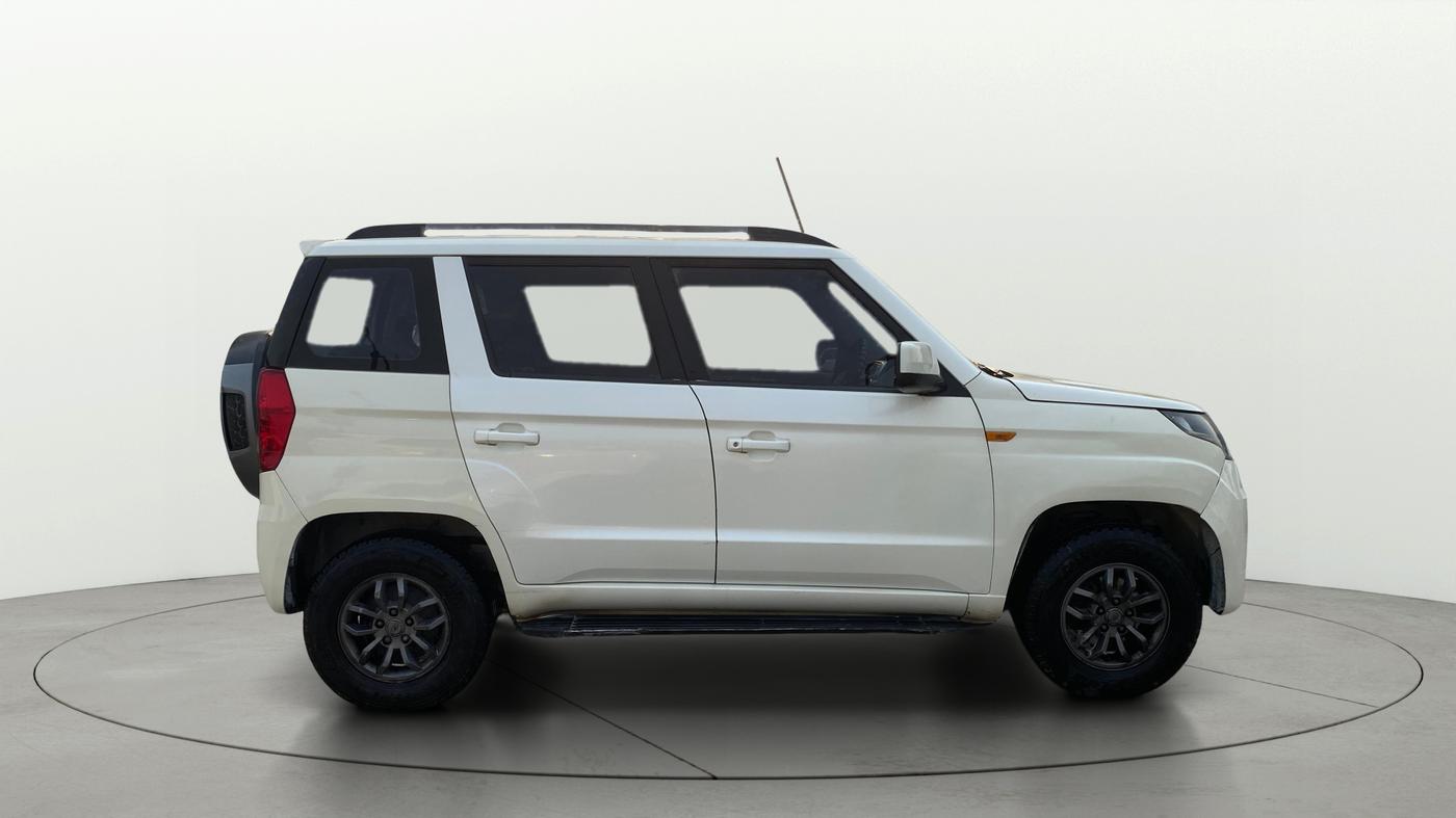 2018 Mahindra TUV300 T10, Diesel, Manual, 59,637 km, Right Side View