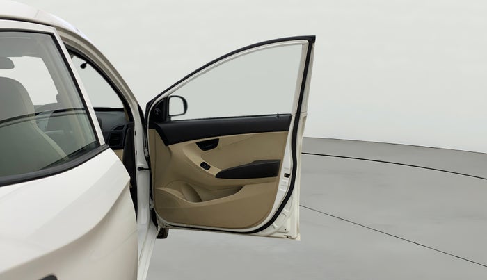 2018 Hyundai Eon MAGNA +, Petrol, Manual, 15,357 km, RHS Front Door