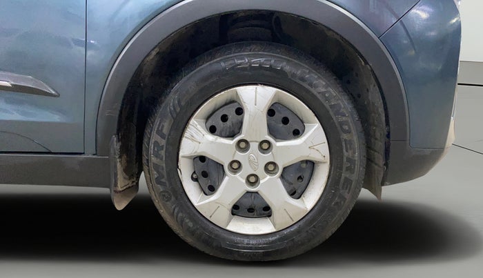 2022 Mahindra XUV300 W6 1.2 PETROL, Petrol, Manual, 39,602 km, Right Front Wheel