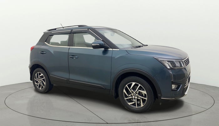 2024 Mahindra XUV300 W8 (O) 1.2 PETROL AMT, Petrol, Automatic, 16,340 km, Right Front Diagonal